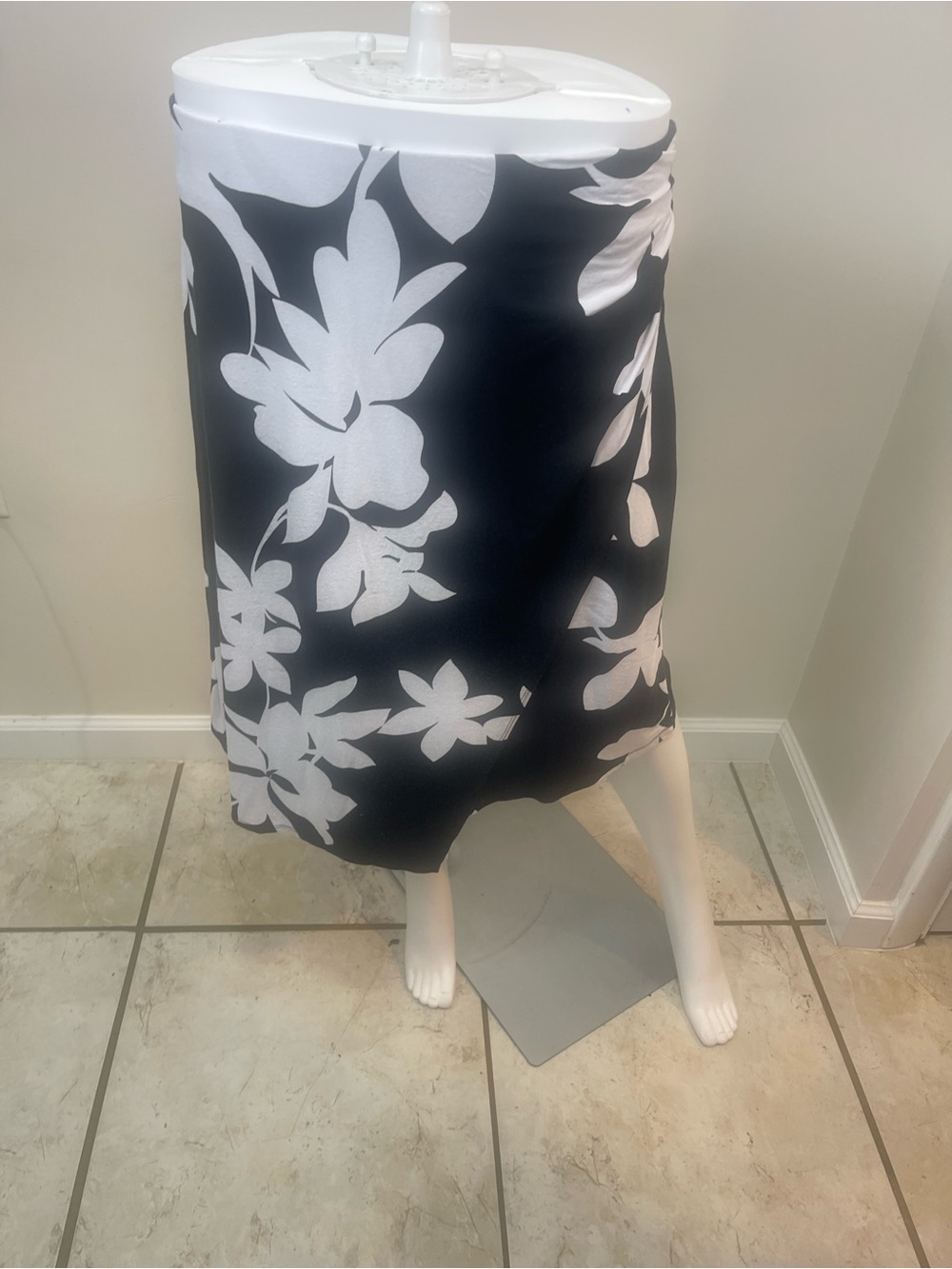 Tommy Bahama Black and White Patterned Top